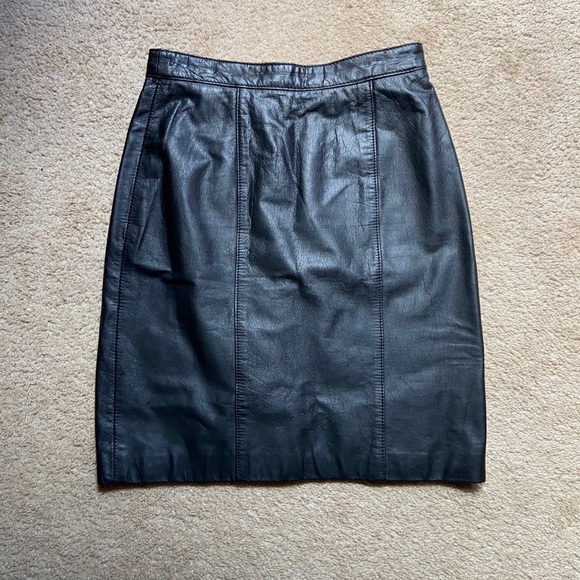 IOU Leather skirt - Picture 1 of 3